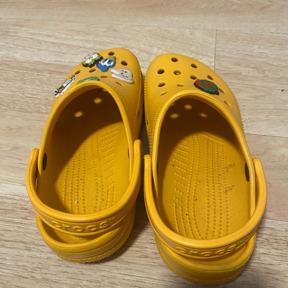 Crocs. - Picture 4 of 4